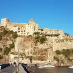 Esplorando Ischia: 5 Luoghi Imperdibili da Visitare